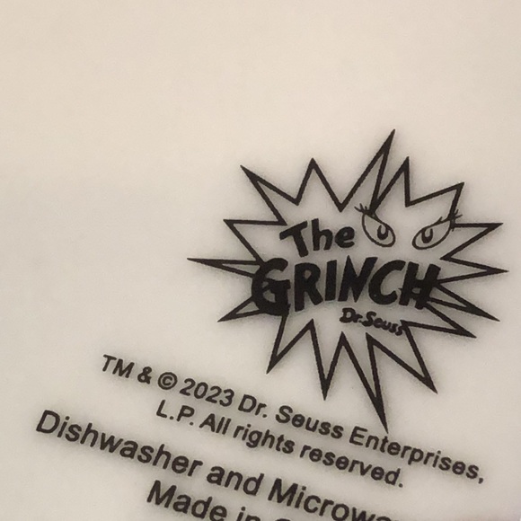 The Grinch Christmas Plate 8” - Picture 3 of 3